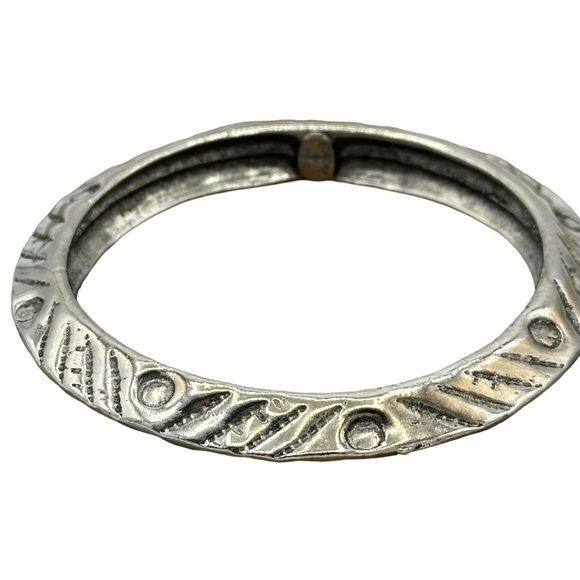 Robert Rose Bangle - Picture 10 of 15